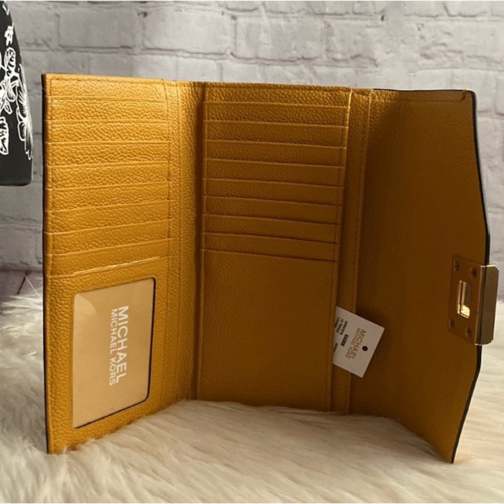 Michael Kors VOYAGER Tote/CASSIE Trifold Wallet - Picture 8 of 9